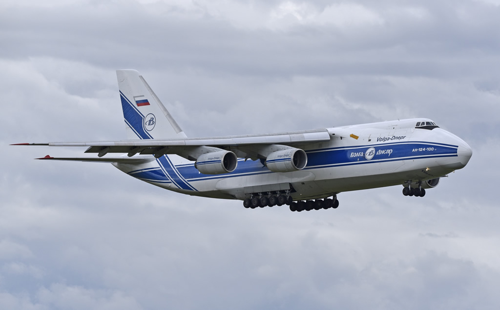 Volga-Dnepr An-124-100 RA-82047 in flight